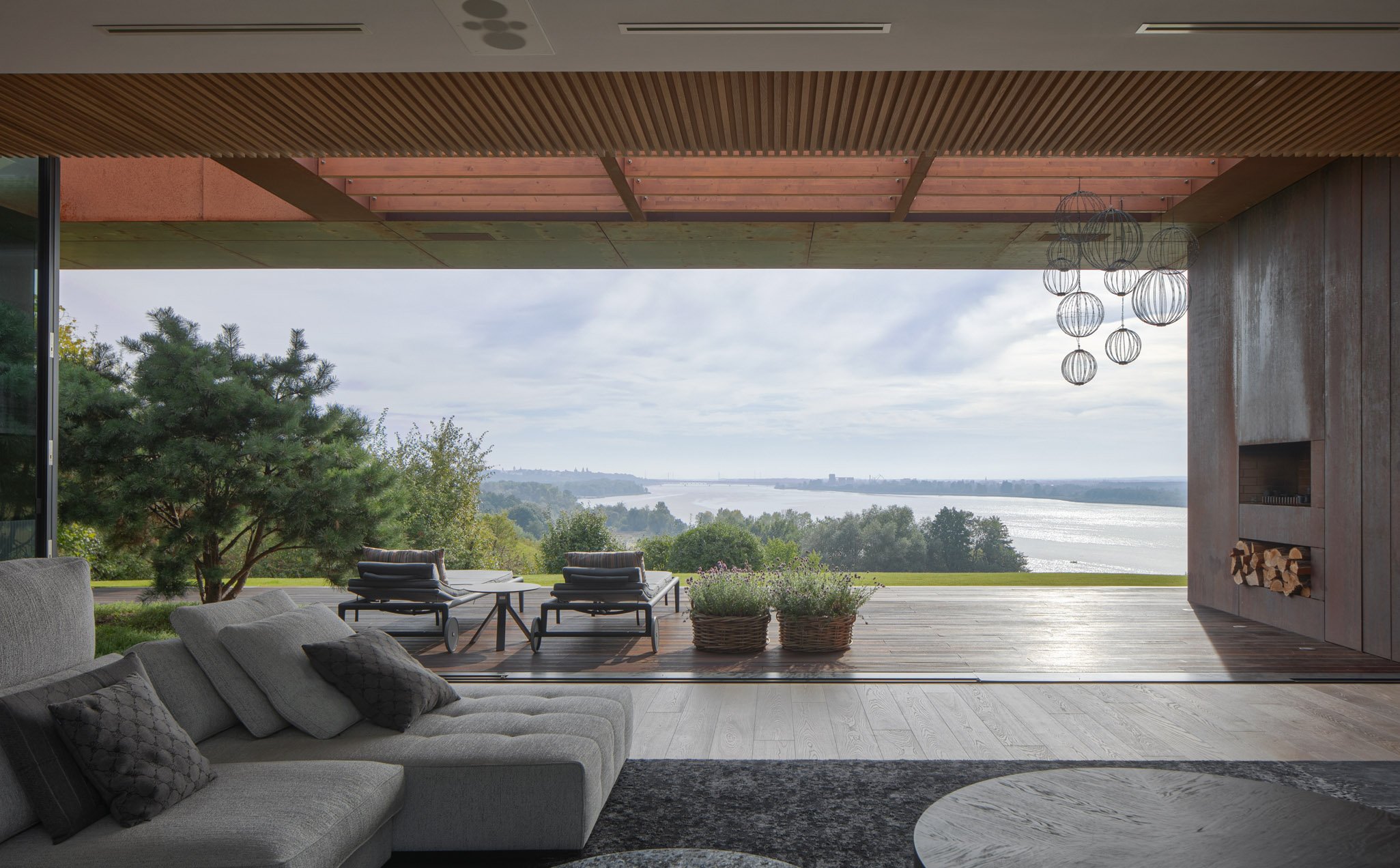 Najpiękniejszy dom w Polsce w 2025 roku. Luksusowa willa na skarpie nad Wisłą