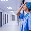 Francja: Pielęgniarka nie dostanie obywatelstwa bo pracowała za dużo