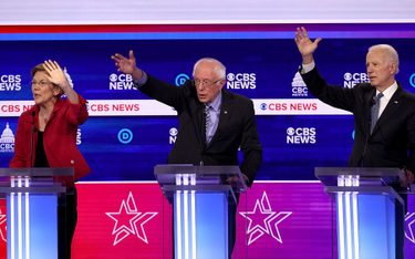Telewizyjna debata kandydatów. Od lewej: senator Elizabeth Warren, senator Bernie Sanders i były wic