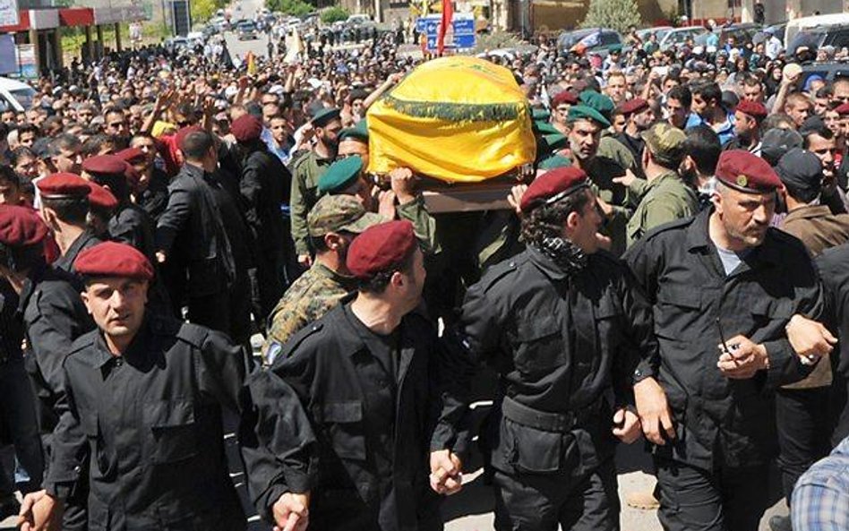 Liban. Pogrzeb bojownika Hezbollahu, który zginął w Syrii