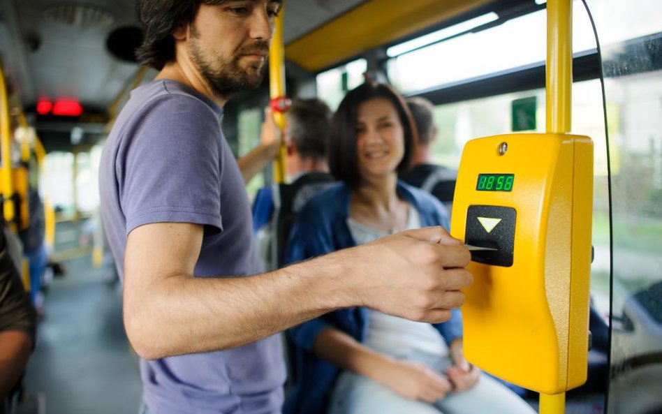 Bezproblemowy zakup biletu to podstawowe prawo pasażera