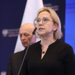 Minister Anna Moskwa chciałaby odbierać paszporty szkalującym Polskę politykom opozycji. Pomysł rode