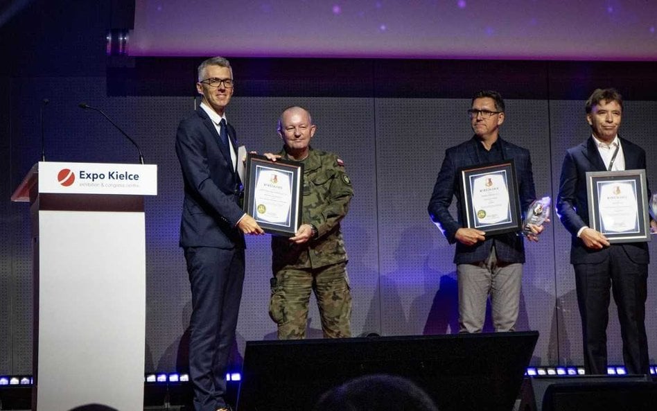 Tysiące zdjęć, bardzo krótki czas na decyzję - same satelity bez Sztucznej Inteligencji nie wystarczą
