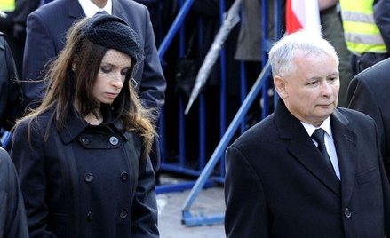 Marta i Jarosław Kaczyńscy na pogrzebie Lecha i Marii Kaczyńskich