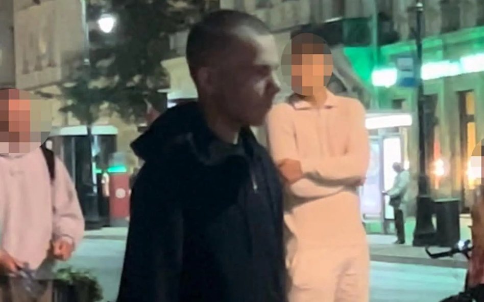 Policja poszukuje mężczyzny, który wjechał w wózek z niemowlęciem a po zwróćeniu uwagi zaatakował ma