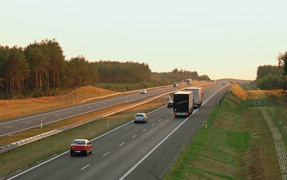 Z autostrady A2 (na zdjęciu) każdej doby średnio korzysta 6600 samochodów ciężarowych