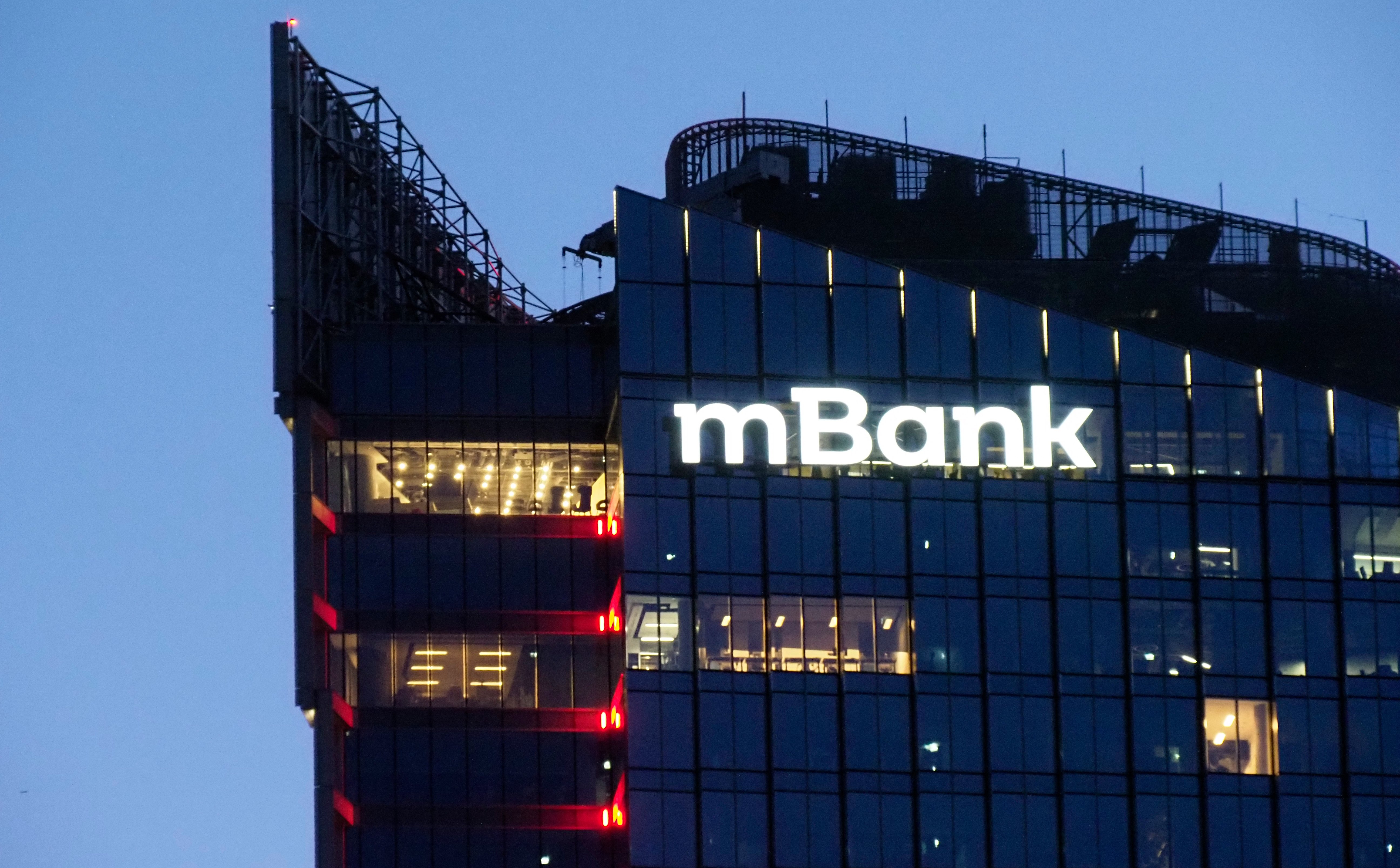 Tysiąc frankowiczów wygrywa z mBankiem. Prawomocny wyrok w głośnej sprawie