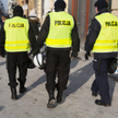 Policja : wybór podstawy zwolnienia nie należy do funkcjonariusza