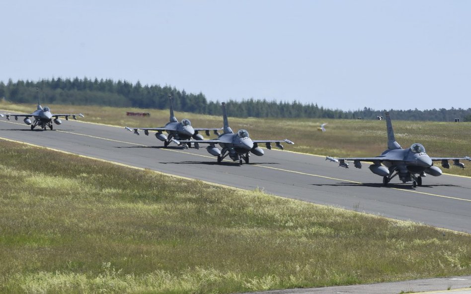 Samoloty F-16 480. Dywizjonu Myśliwskiego z bazy w Spangdahlem. Fot. USAF/Senior Airman Melody W. Ho