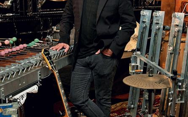 Pat Metheny wykorzystuje w tym projekcie posłuszny mu zestaw instrumentów