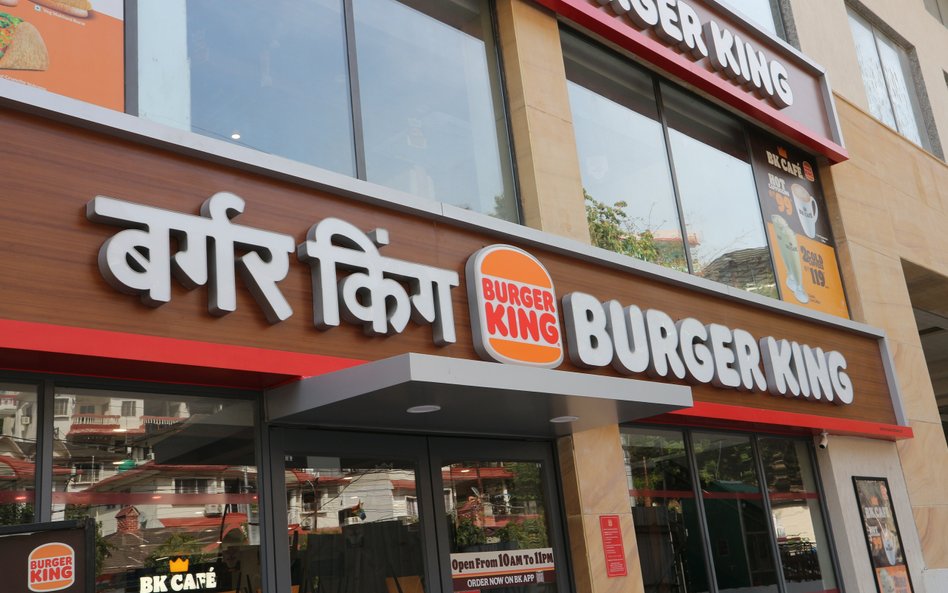 Dania Burger Kinga w Indiach bez pomidorów