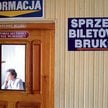 W latach 90. uruchomiono regularną linię autobusową Siemiatycze – Bruksela. Na zdjęciu dworzec PKS w