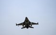 Bezpośrednio w pobliżu polskiej granicy, a patrząc z perspektywy pilota polskiego F-16 na linii gran