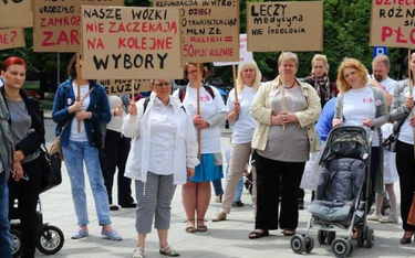 Przeciwnicy zaostrzenia obecnych przepisów protestowali niedawno przed Sejmem