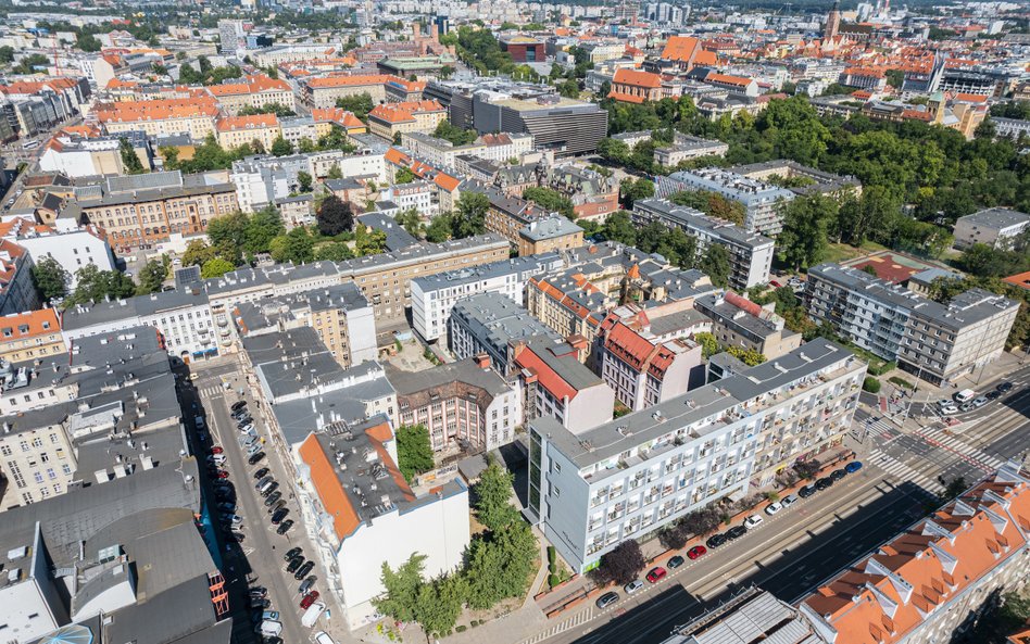 Lofty, miejskie ogrody, usługi. Apsys z mixed-use w centrum Wrocławia