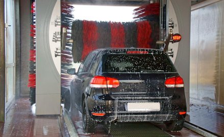 Podatek od nieruchomości: Podatek od myjni nie obejmuje pomp i innych urządzeń