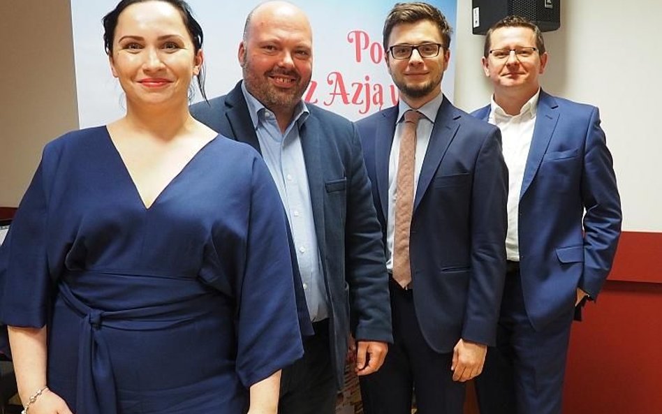 Zespół biura podróży tworzą: Ewa Grabowska, Wojciech Żołądkiewicz, Grzegorz Berliński i Piotr Chojno