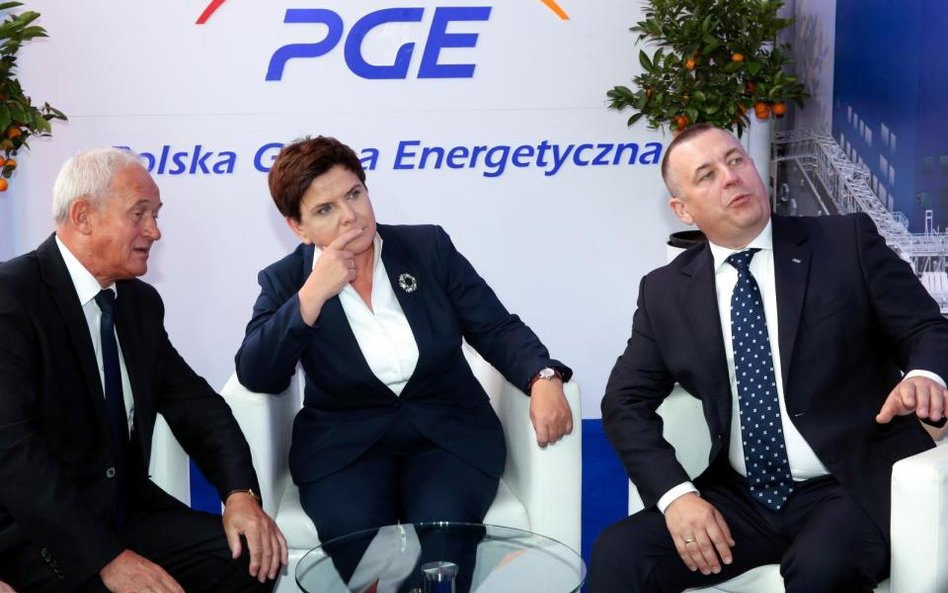 Minister Energii Krzysztof Tchórzewski, premier Beata Szydło i prezes PGE Henryk Baranowski