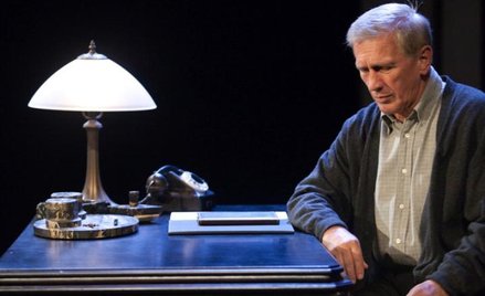 "Przygoda" w reżyserii Krystyny Jandy. Na zdjęciu Jan Englert