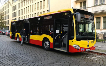 We Wrocławiu ruszyły specjalne linie autobusowe dla pracowników służby zdrowia i studentów medycyny.