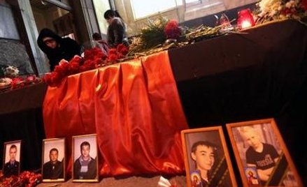 Miejsce upamiętniające ofiary niedzielnego zamachu na dworcu kolejowym w Wołogradzie