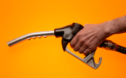 Embargo na rosyjską ropę nie robi wrażenia na cenach paliw