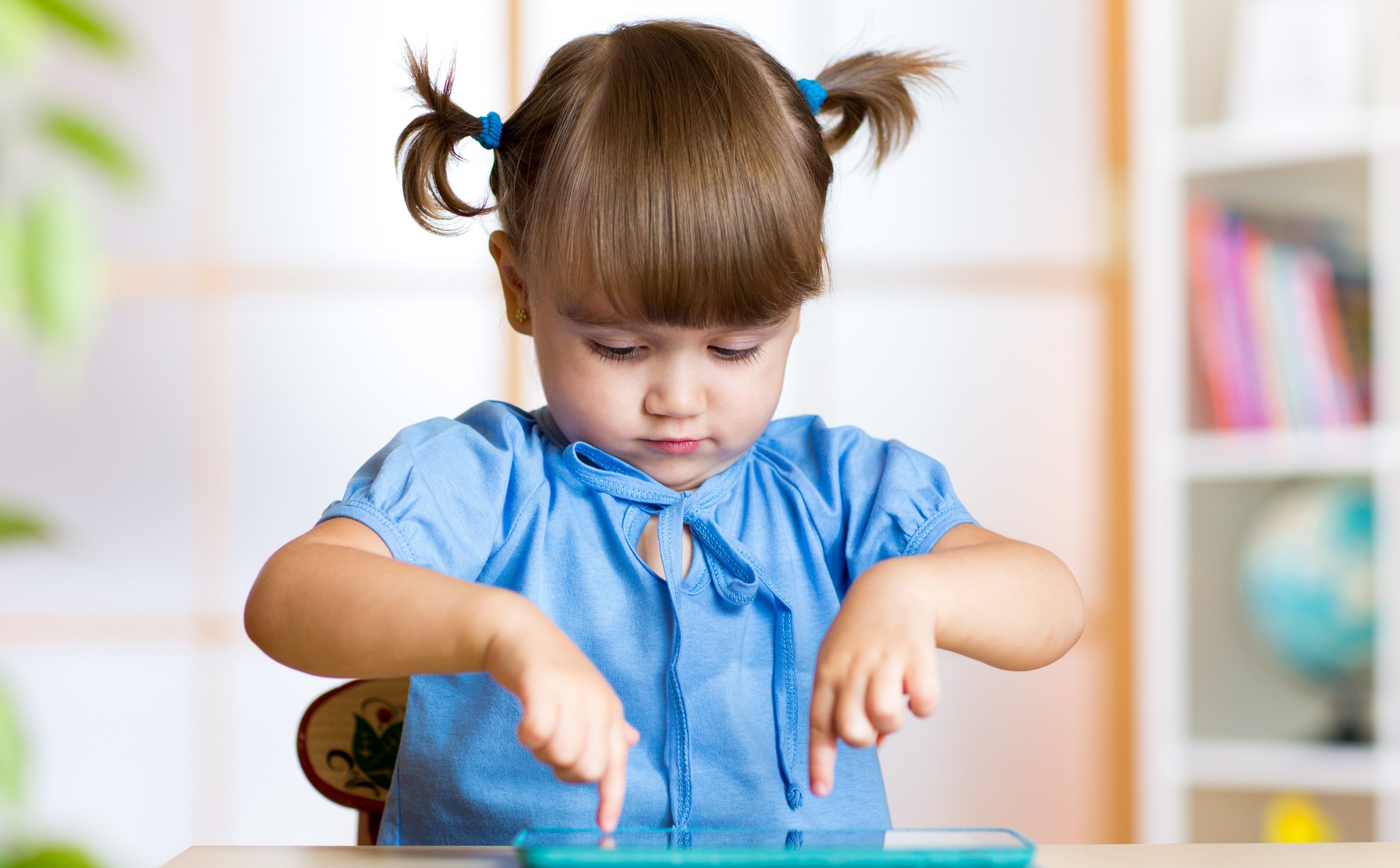 Francja idzie na wojnę z urządzeniami elektronicznymi. Będą nowe zakazy dotyczące dzieci