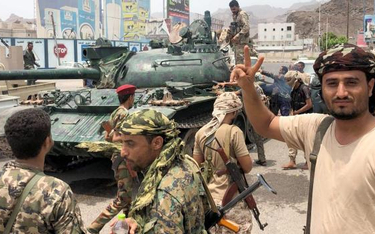 Aden 10 sierpnia. Separatyści triumfują po zdobyciu czołgu wojsk rządu wspieranego przez koalicję po