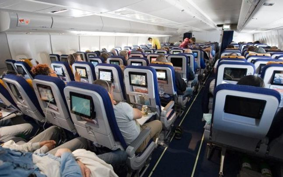 IATA: Pasażerowie chcą latać nowocześnie. Z pomocą smartfona i biometrii
