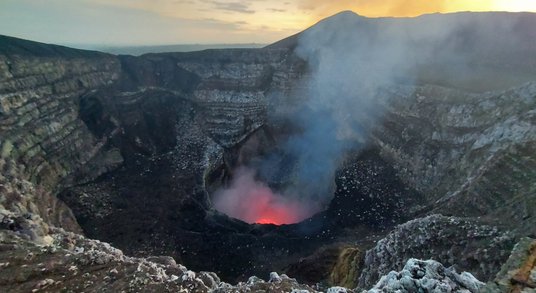 Wulkan Masaya jest jednym z najaktywniejszych wulkanów, oddalonym o zaledwie 20 km od stolicy kraju.
