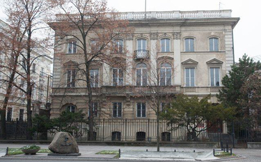 Ambasada Serbii musiała opuścić pałacyk w Alejach Ujazdowskich w Warszawie, zwrócony rodzinie Gawroń