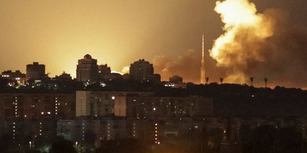 Rosja uderzyła w nocy na Kijów. Ponad 700 rakiet i dronów, w tym pociski hipersoniczne