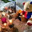 Andrychów. Mieszkańcy stawiają znicze i maskotki w miejscu, gdzie we wtorek 28 listopada przez kilka