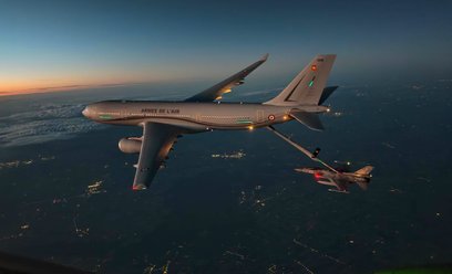 Airbus A330 MRTT w trakcie tankowanie polskiego F-16 z 31. Bazy Lotnictwa Taktycznego w Krzesinach.