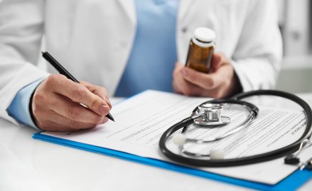 Przepisywanie antybiotyków na wszelki wypadek to duży błąd