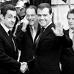 Nicolas Sarkozy w obecności prezydenta Rosji Dmitrija Miedwiediewa zaapelował do Baracka Obamy, żeby
