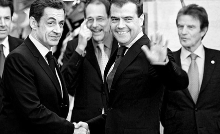 Nicolas Sarkozy w obecności prezydenta Rosji Dmitrija Miedwiediewa zaapelował do Baracka Obamy, żeby