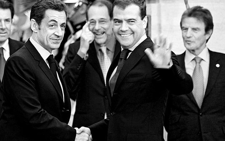 Nicolas Sarkozy w obecności prezydenta Rosji Dmitrija Miedwiediewa zaapelował do Baracka Obamy, żeby