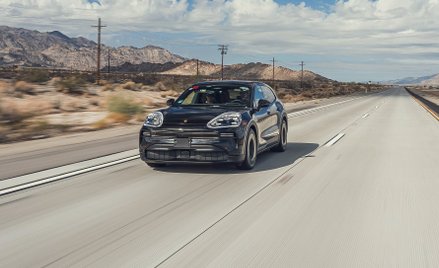 Zamaskowany Porsche Cayenne Electric podczas jazd próbnych