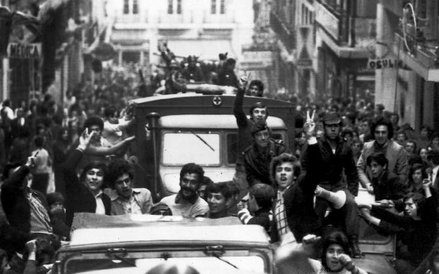 Po śmierci Salazara w 1970 r. jego reżim przetrwał jeszcze tylko cztery lata. Upadł w wyniku rewoluc