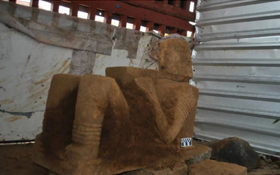 Meksyk. Archeolodzy odnaleźli rzeźbę Chac-Mool. Służyła jako stół ofiarny