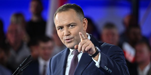 Karola Nawrockiego dobrze ocenia 35 proc. wyborców prawicy