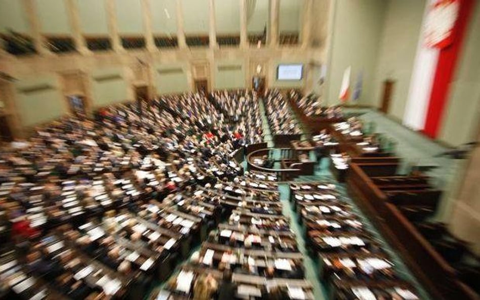 Mowa nienawiści w Sejmie: Radny ciul, premier dzban