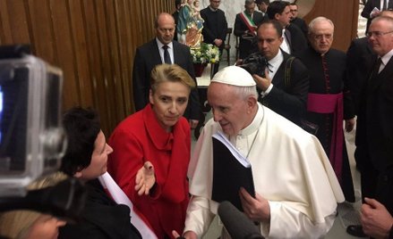 Pocałunek Franciszka zmieni polski Kościół