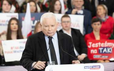 Prezes Prawa i Sprawiedliwości Jarosław Kaczyński przemawiał w sobotę podczas konwencji samorządowej