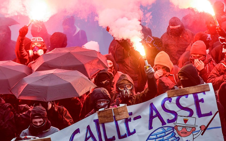 Pierwszym miastem, gdzie zaczęli protestować lewicowi radykałowie, było 300-tysięczne Nantes u ujści