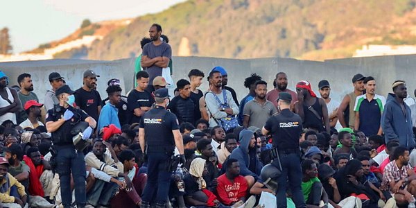 Hiszpańskie służby w stanie gotowości. Wśród migrantów mogą ukrywać się radykałowie
