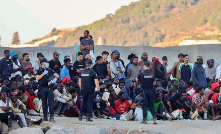 Hiszpańskie służby w stanie gotowości. Wśród migrantów mogą ukrywać się radykałowie
