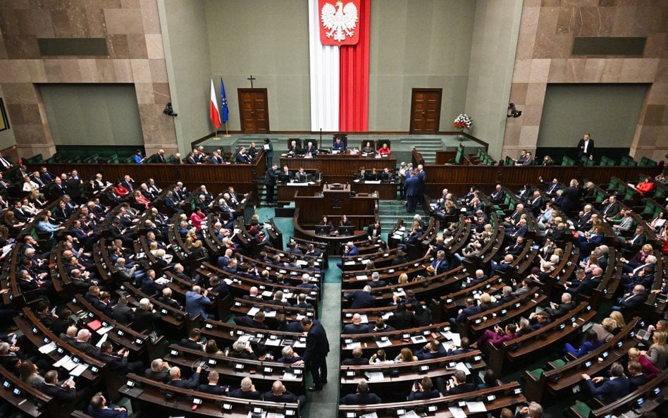 W środę, 5 listopada 2025 r., w Sejmie odbyło się pierwsze czytanie rządowego projektu ustawy o zmia