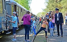 Ostatnia rozkładowa wycieczka pociągiem Retro na skraj Puszczy Kampinoskiej połączona zostanie z bez